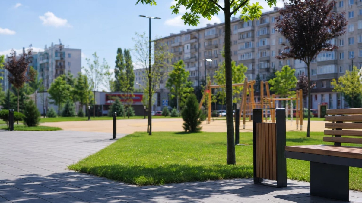 В центре Ростова к середине сентября откроют сквер «Кленовый дворик»