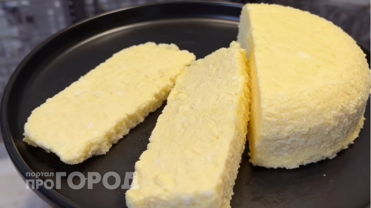 Магазинный сыр больше не нужен: готовлю полкило нежного продукта из дешевого молока за копейки без закваски