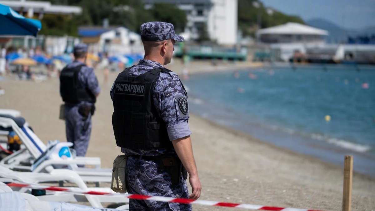 Ростовчане попали в эвакуацию с пляжа в Новороссийске после сигнала тревоги