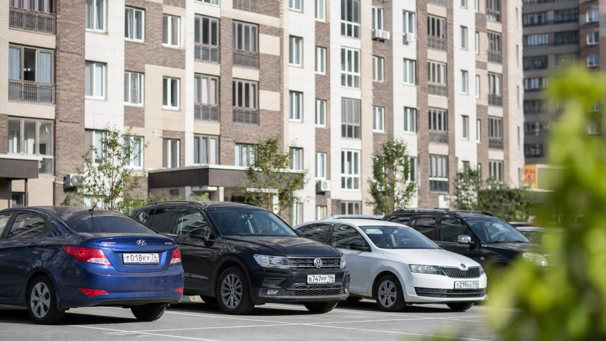 В Ростове выставили на торги 50 парковочных мест и девять помещений