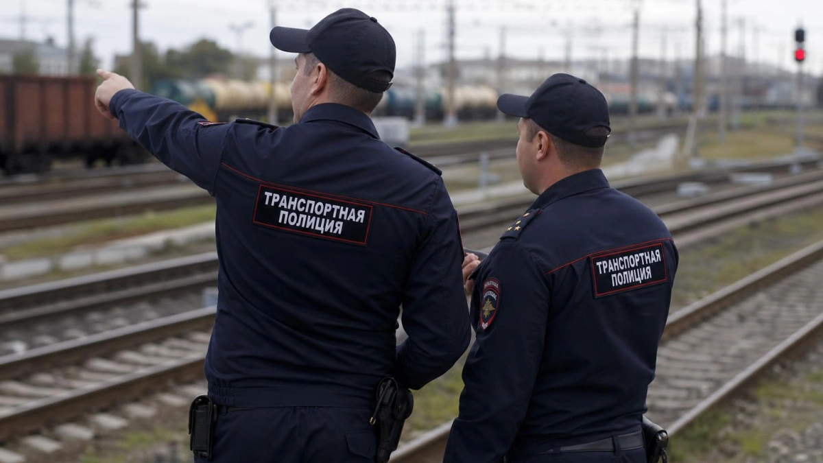 В Ростове-на-Дону на станции Проспект Октября поезд насмерть сбил двух 21-летних