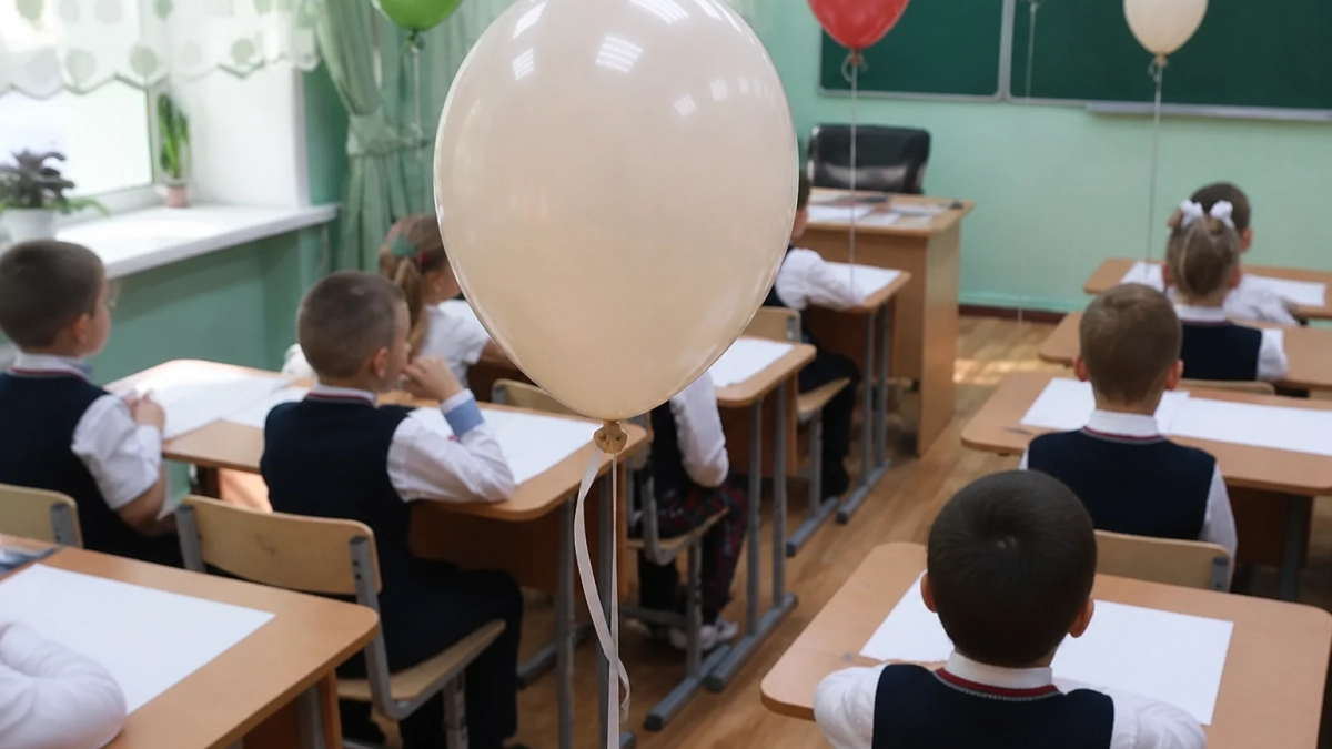 В школы Ростова 1 сентября пришли 12 тысяч первоклассников и 134 тысячи учеников