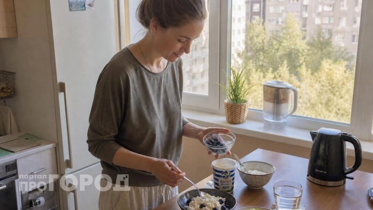 Хватит пить кофе по утрам: 5 простых продуктов для стабильной энергии без сонливости и скачков сахара в крови