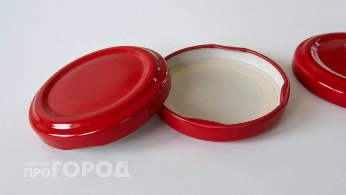 Больше не отправляю крышки от банок в мусор: делюсь пятью способами их применения для порядка в доме