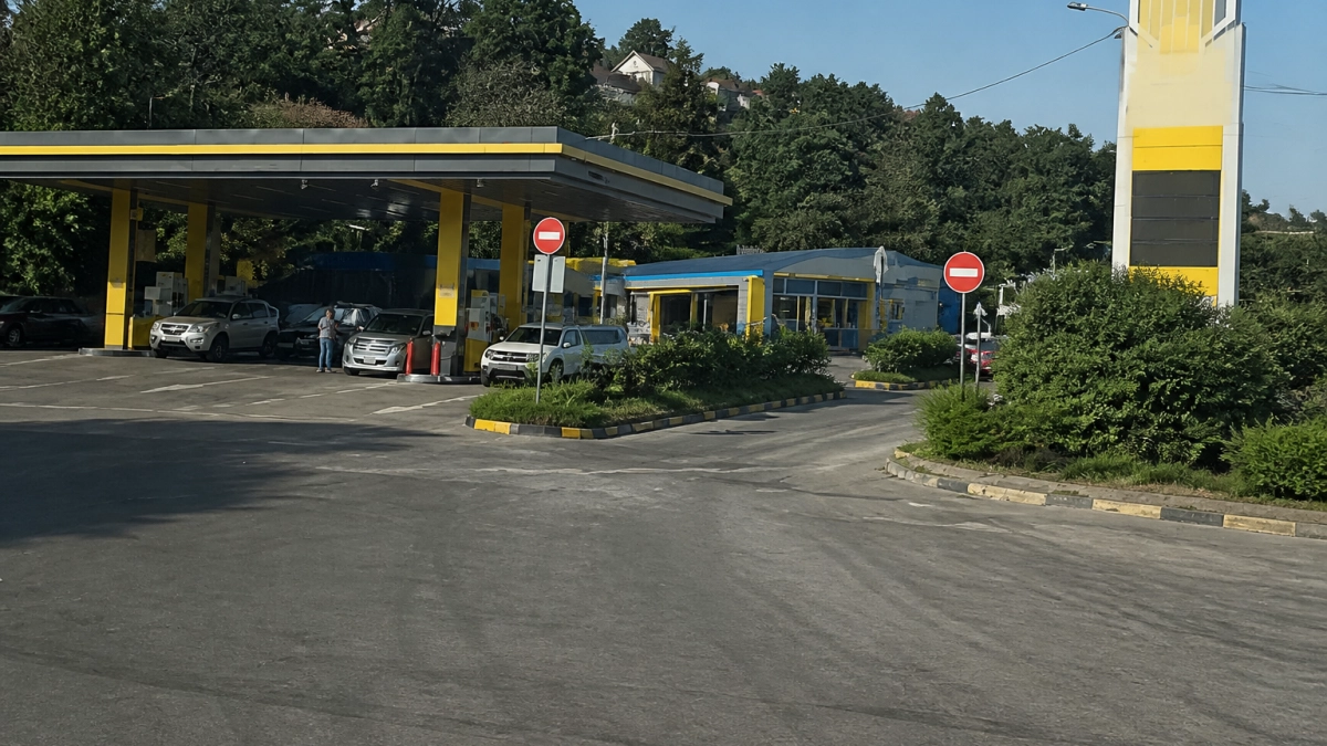В Ростове очереди на АЗС 24 сентября выросли до ста автомобилей