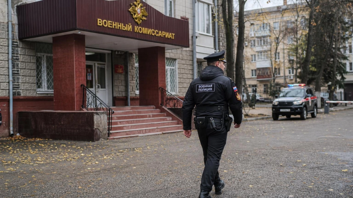 В Ростовской области экс-сотрудника военкомата осудили за обещание отсрочки за 40 тысяч