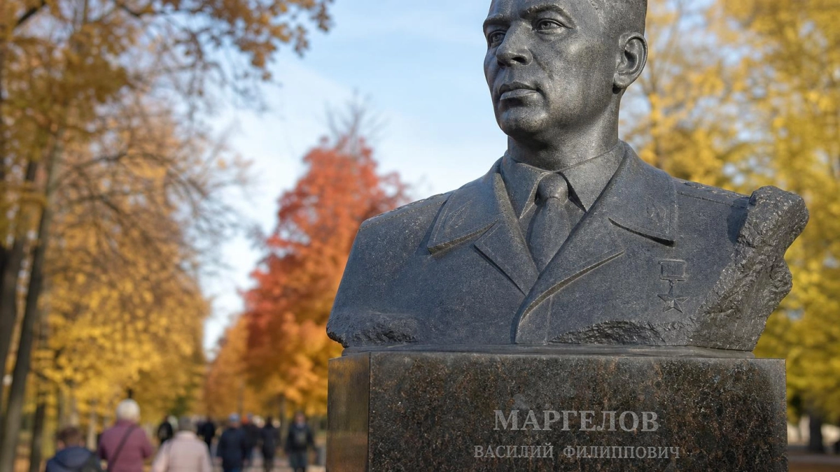 В Ростове открыли новую часть Аллеи героев с 16 бюстами выдающихся соотечественников