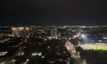 «Не подходите к окнам»: серия мощных взрывов в 23:30 напугала жителей Ростова и Батайска