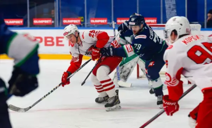 Разгром на льду: «Югра» забила 4 безответные шайбы в ворота ХК «Ростов» после удаления игрока