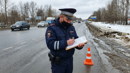 Опасный разворот с обочины привёл к аварии с ребёнком в Тацинском районе