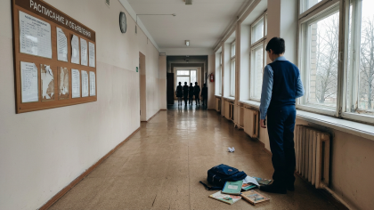 В школе Милютинского района группа подростков напала на 17-летнего школьника